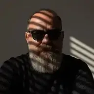 میثم نیکنام